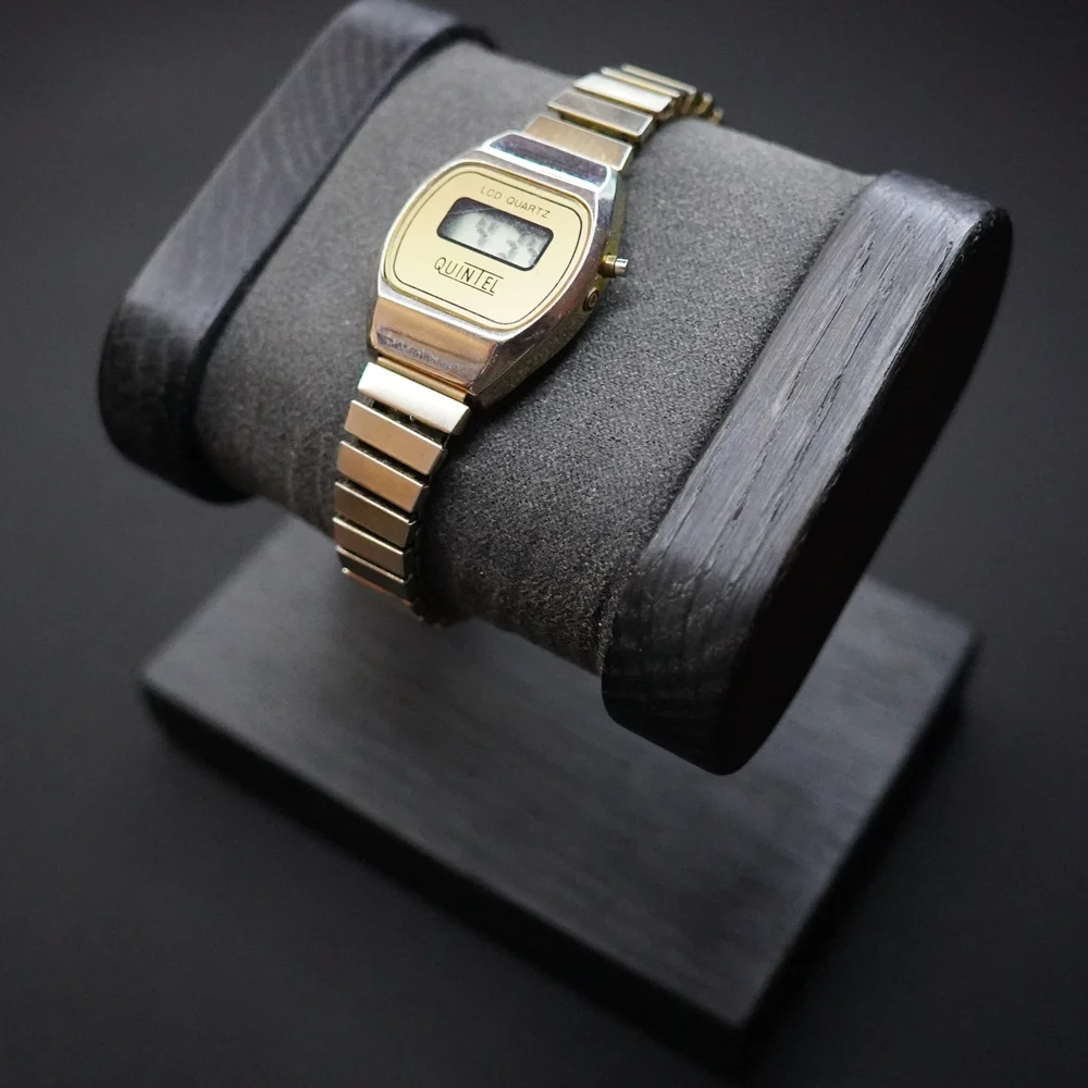 Vintage QUINTEL Digital Watch Quartz Gold Tone Unisex New Battery - Picture 3 of 7